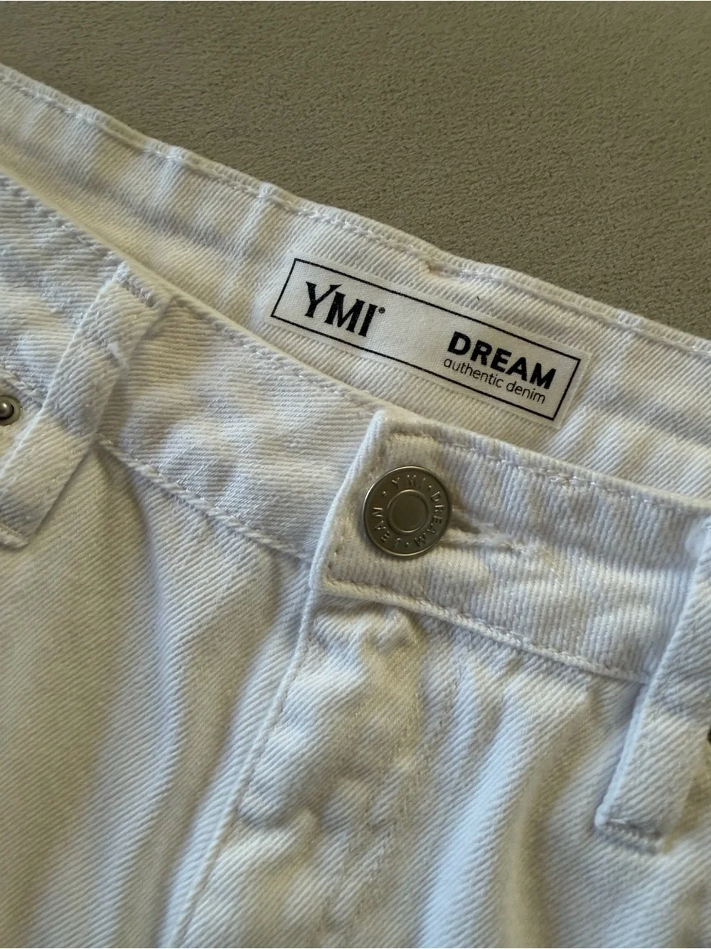 Denim shorts - Picture 3 of 3